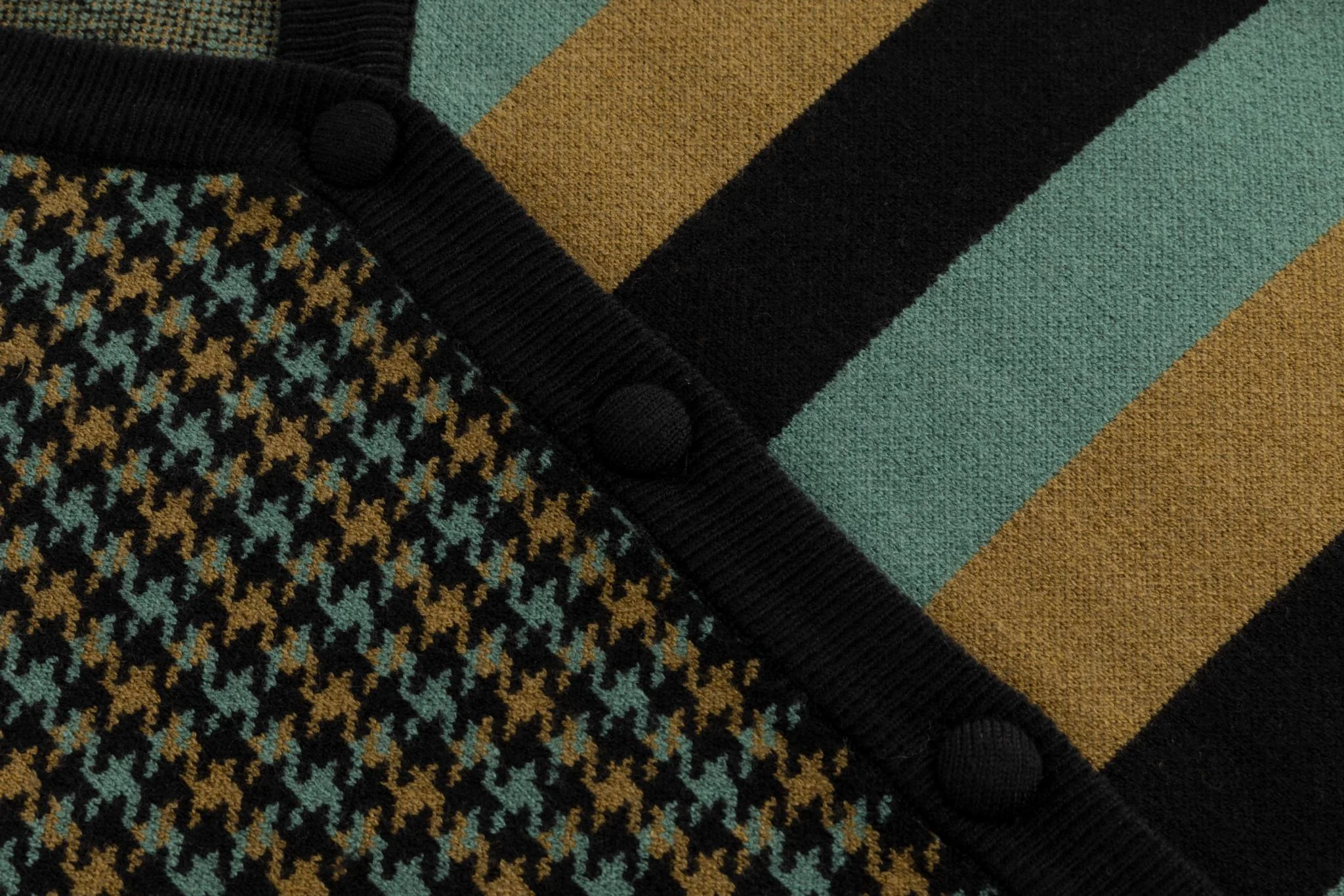Black Green And Brown Knit Vest - Image 6