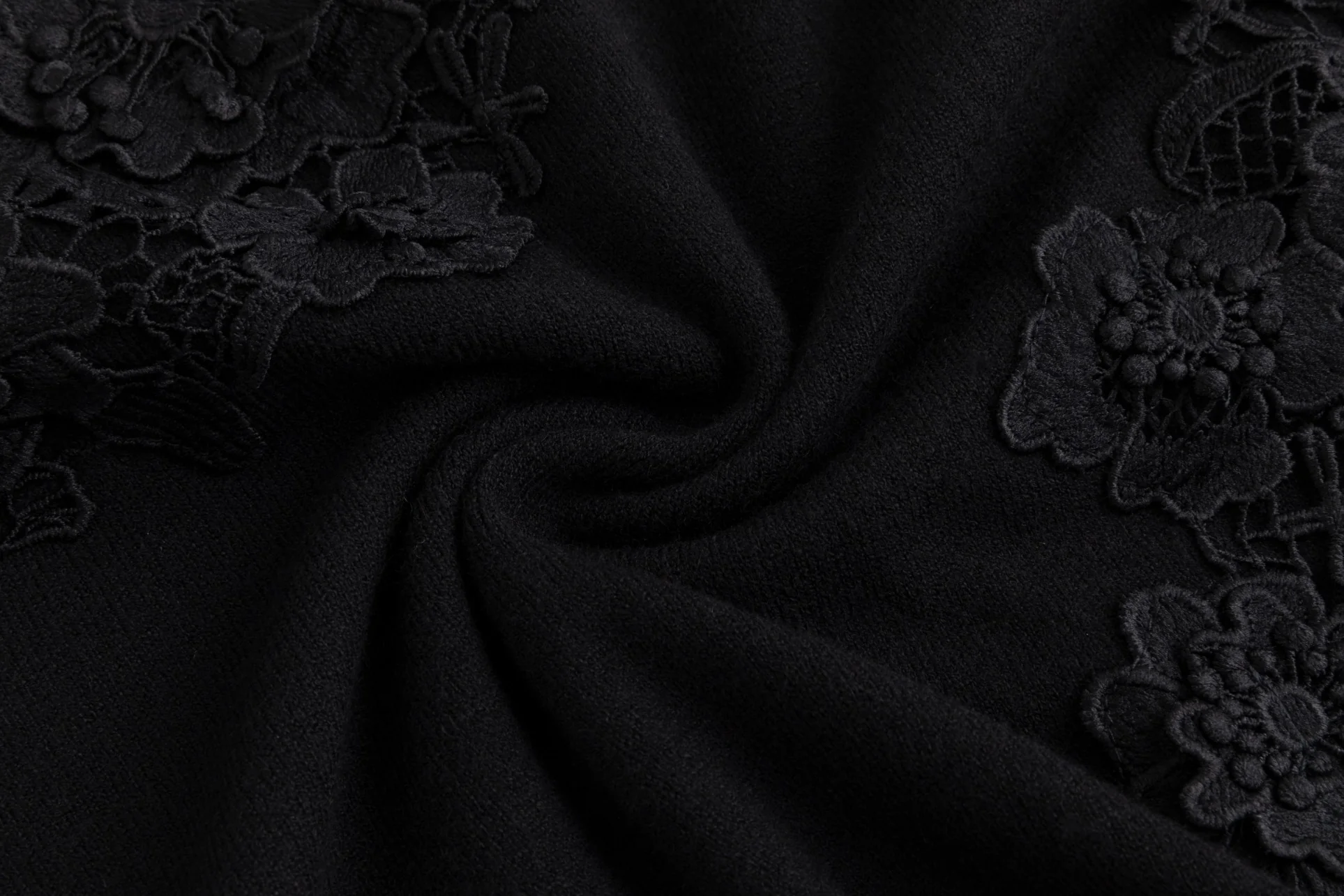 Black Knit With 3D Floral Details - Image 5