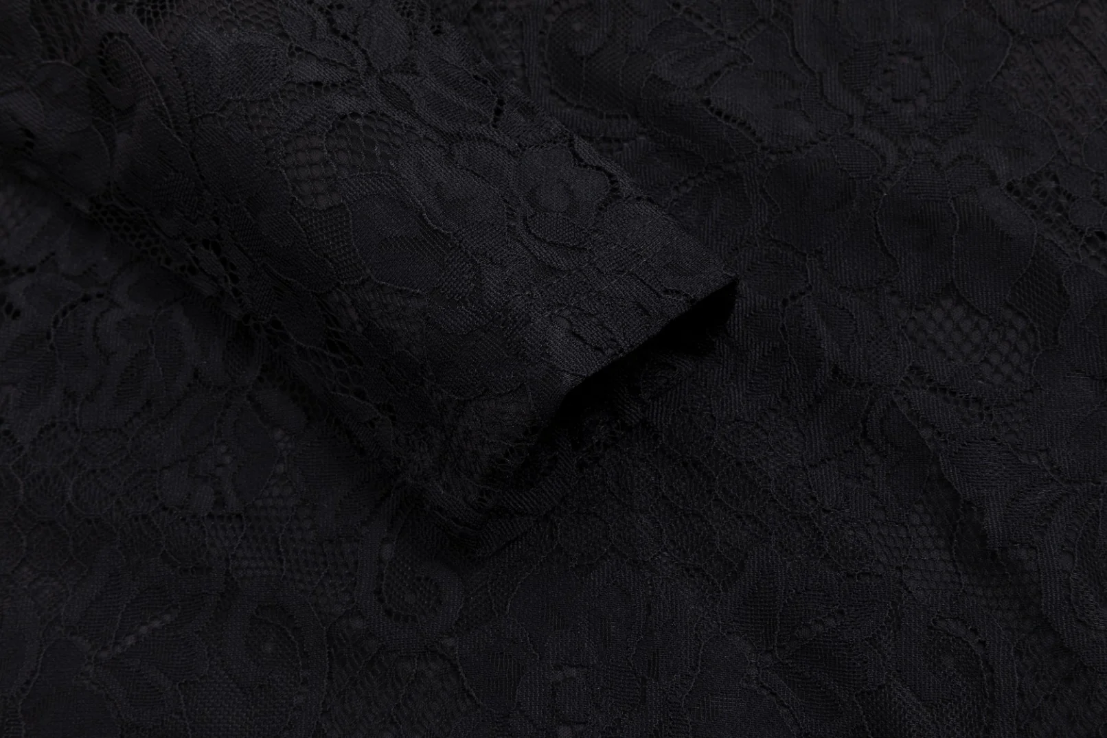 Black Lace Zigzag Bottom Rulle Dress - Image 7