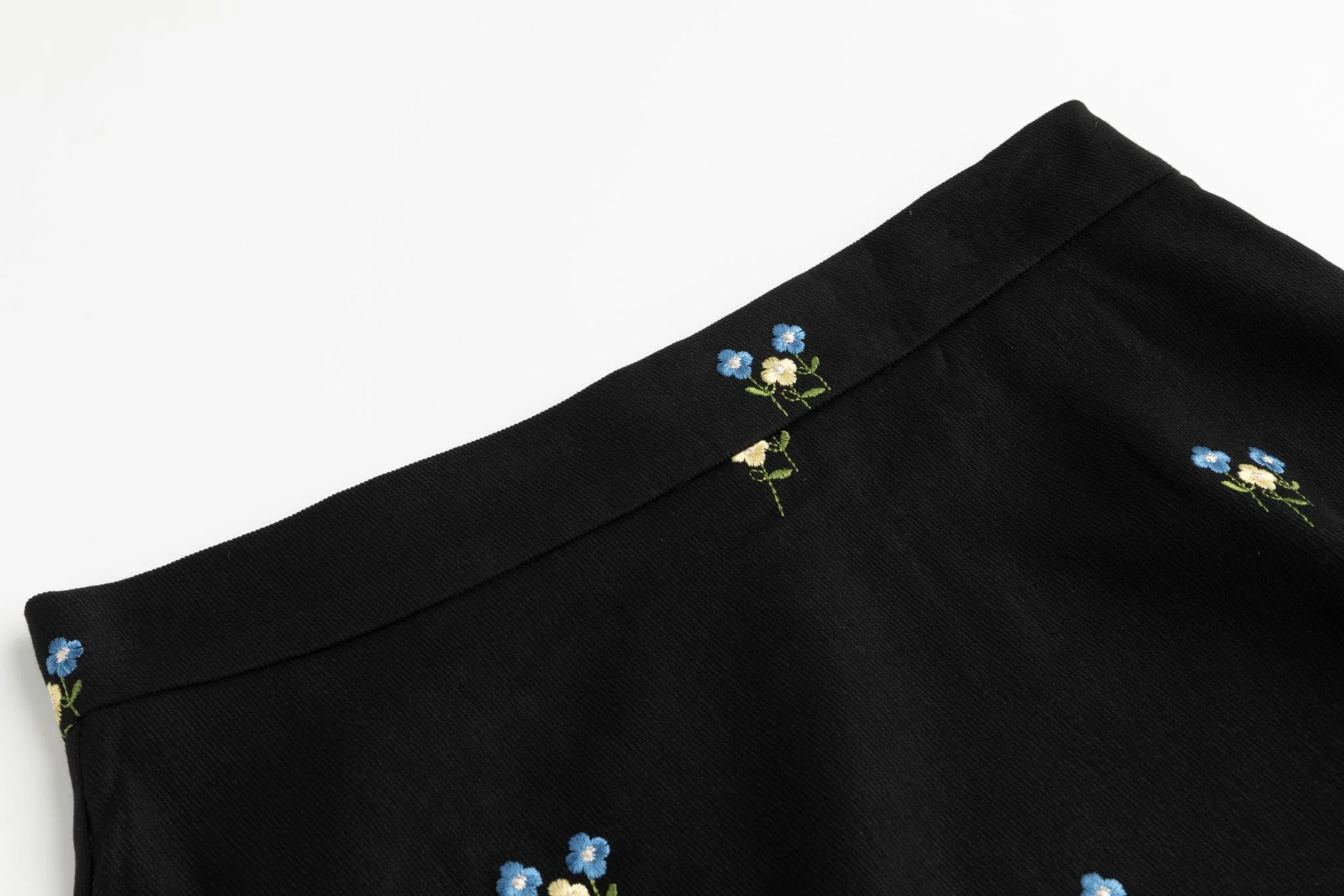 Black Layered Mini Floral Embroidered Skirt - Image 4