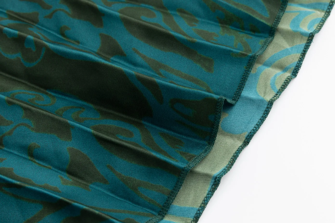Blue And Green Pleated Printed Skirt - Image 5