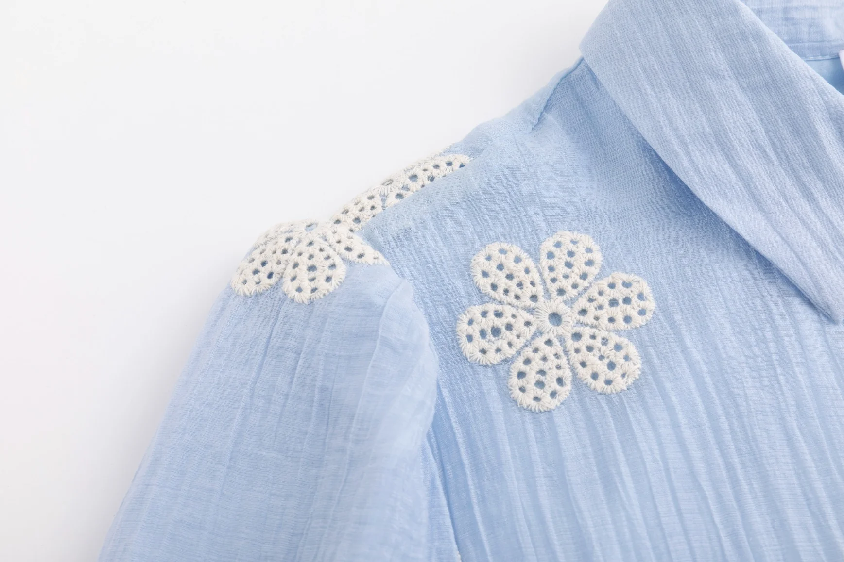 Blue Dress With Flower Eyelet And Crochet Belt - Image 4