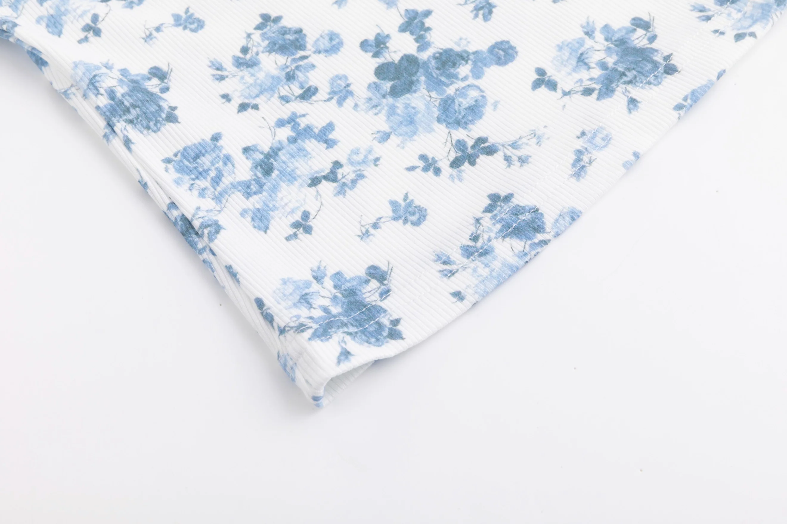Blue Floral Print Ribbed Top - Image 4