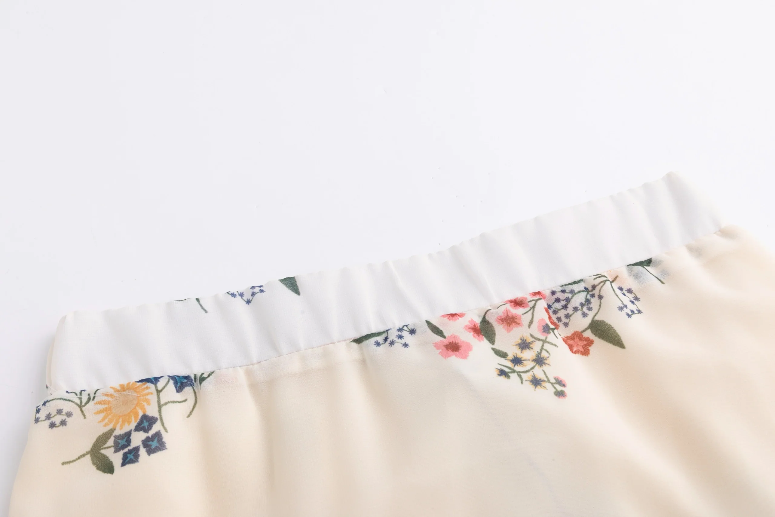 Cream Skirt With Floral Print - Image 6