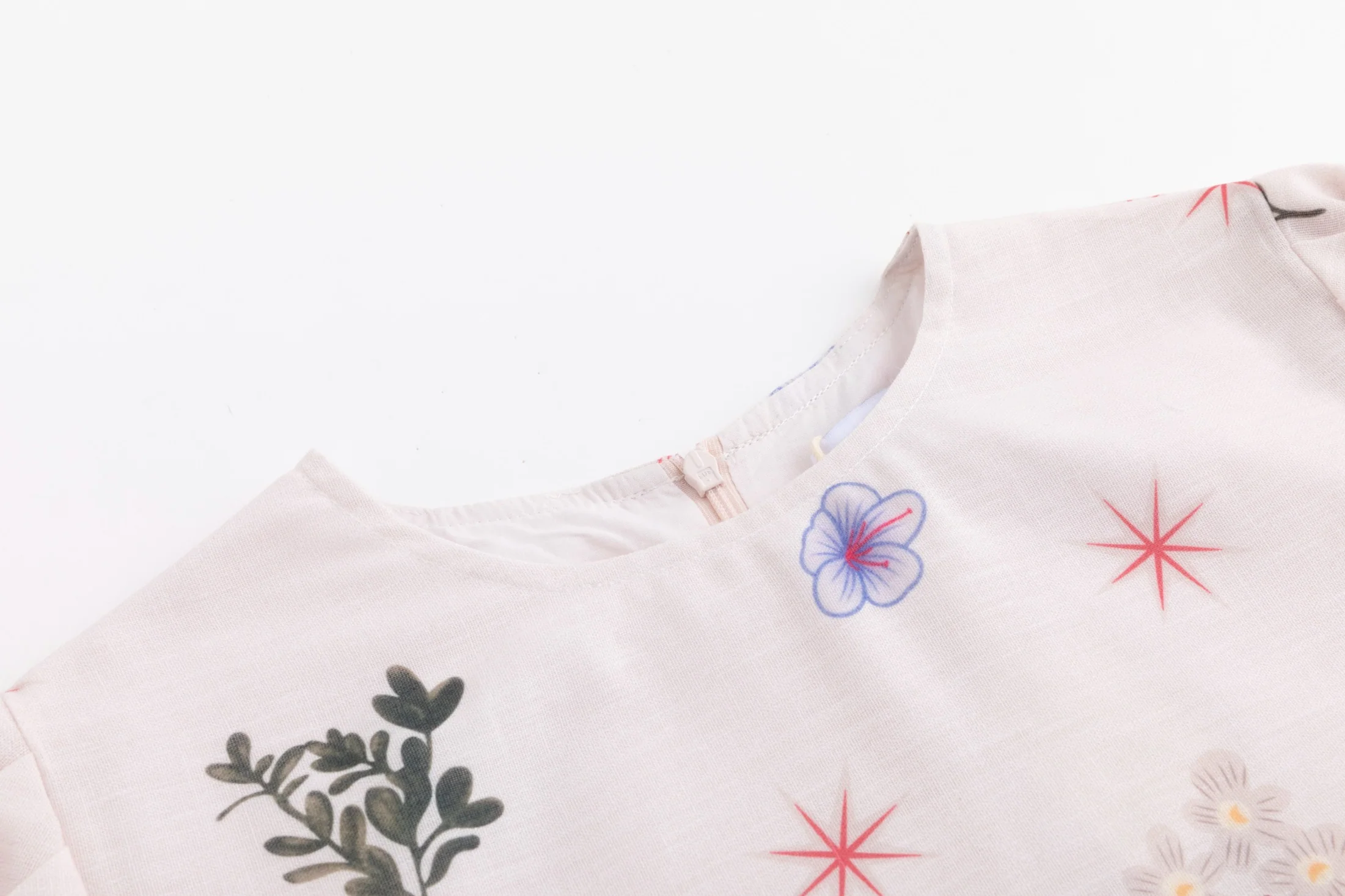 Floral Print Cream Top With 3/4 Sleeve - Image 4