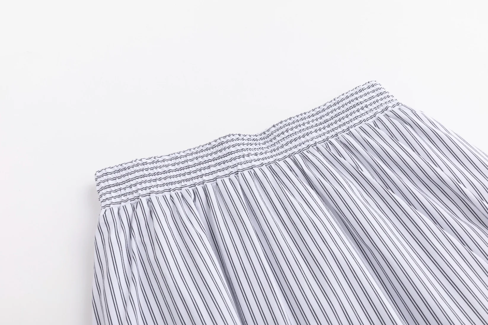 Grey And White Skirt - Image 6