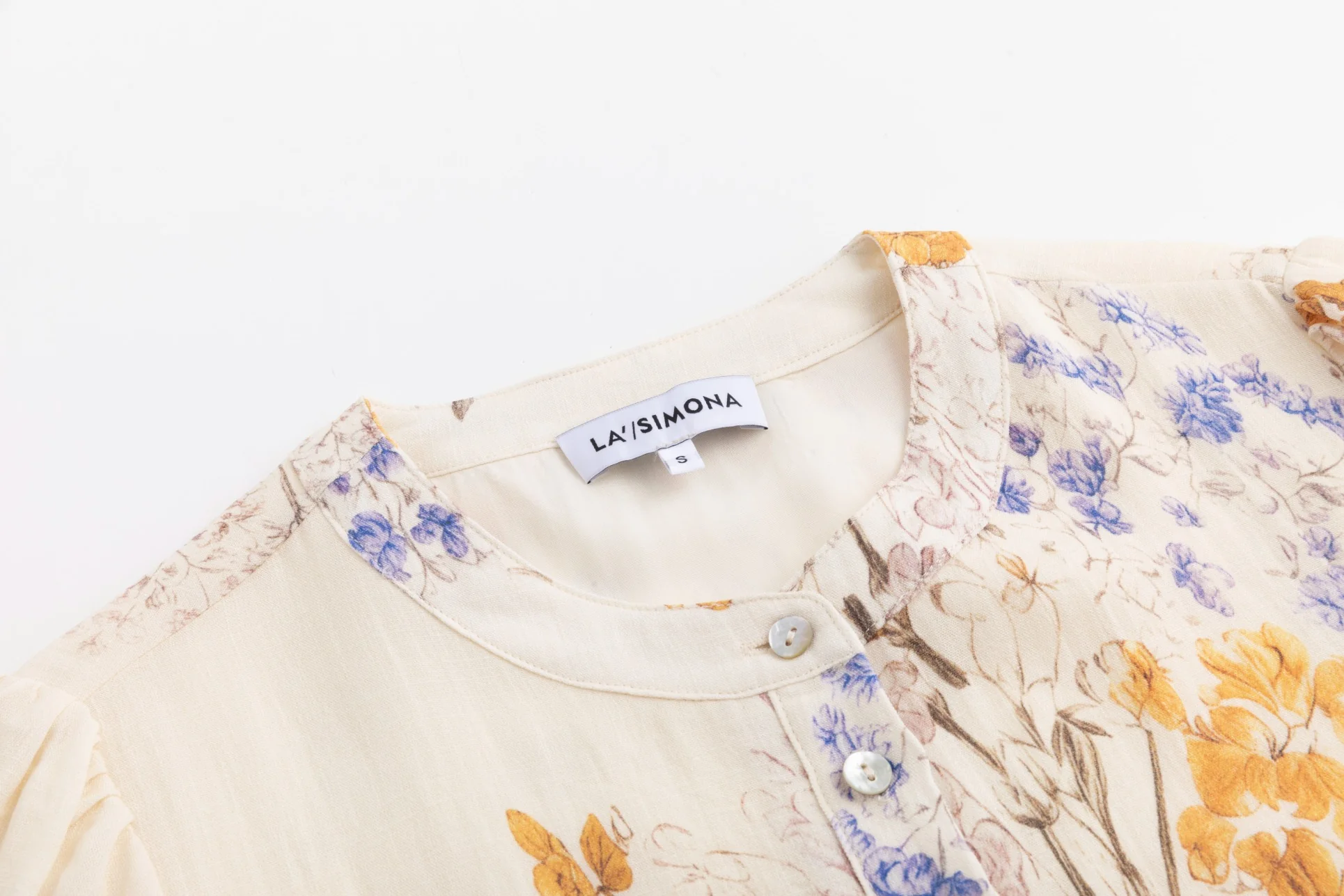 Ivory Base Floral Dress With Lace Trim Sleeves - Image 4