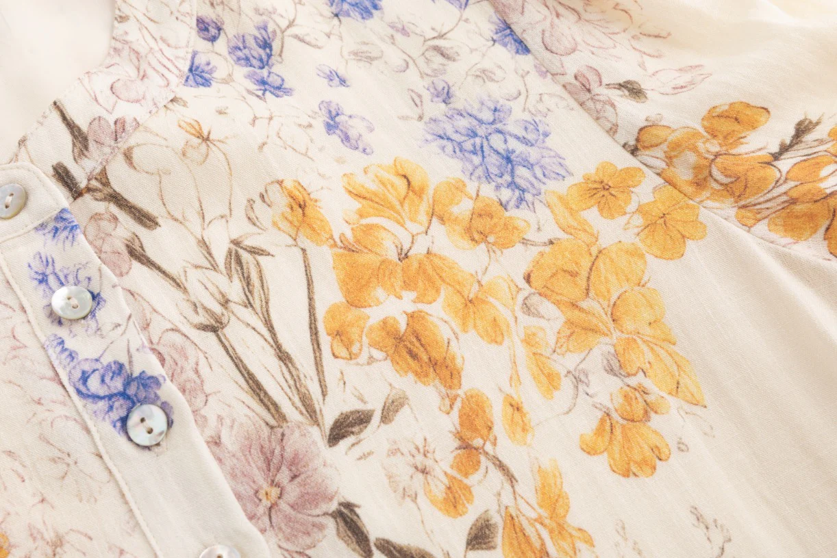 Ivory Base Floral Dress With Lace Trim Sleeves - Image 5