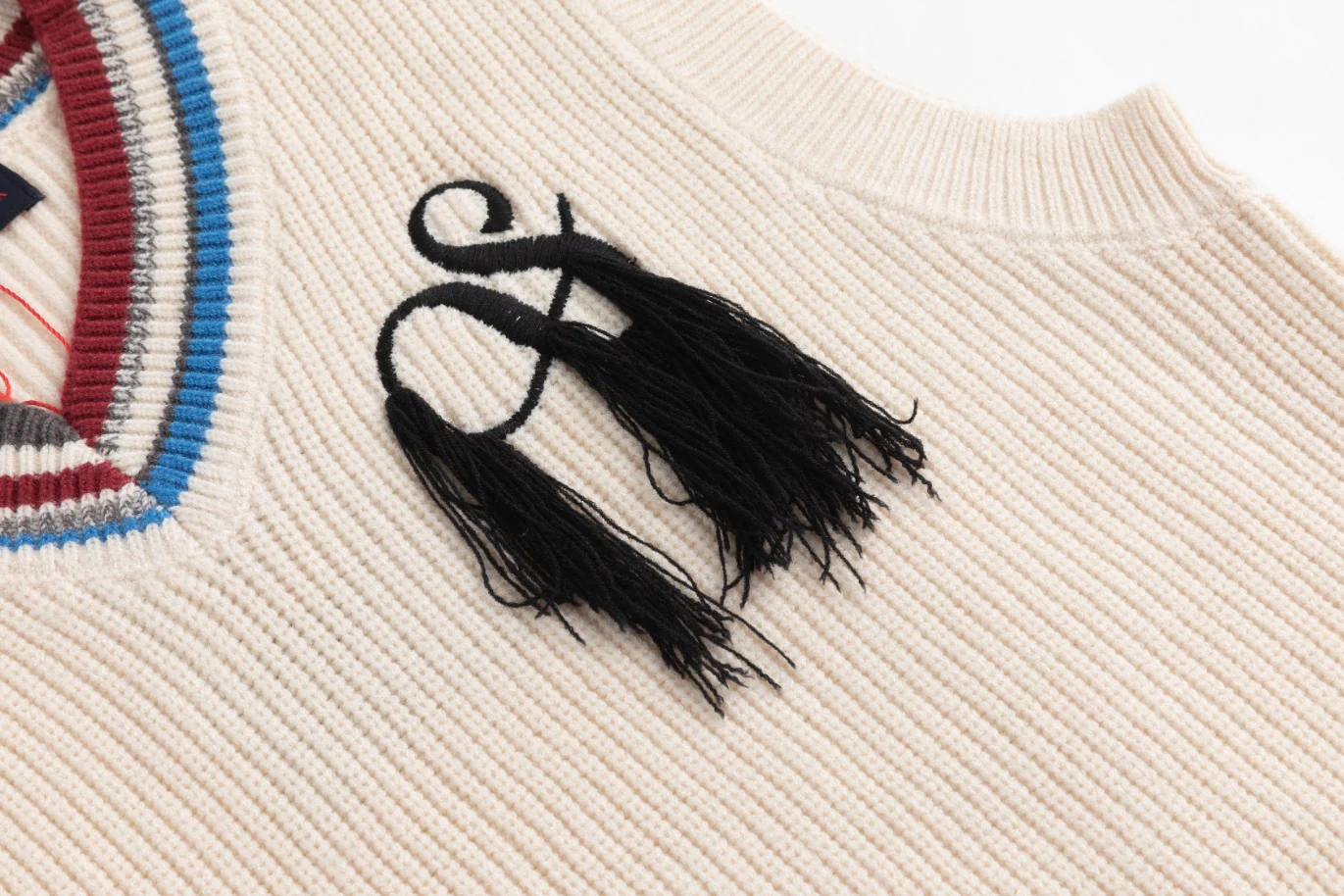Off White Knit Vest With Colored Striped Ribbing - Image 5