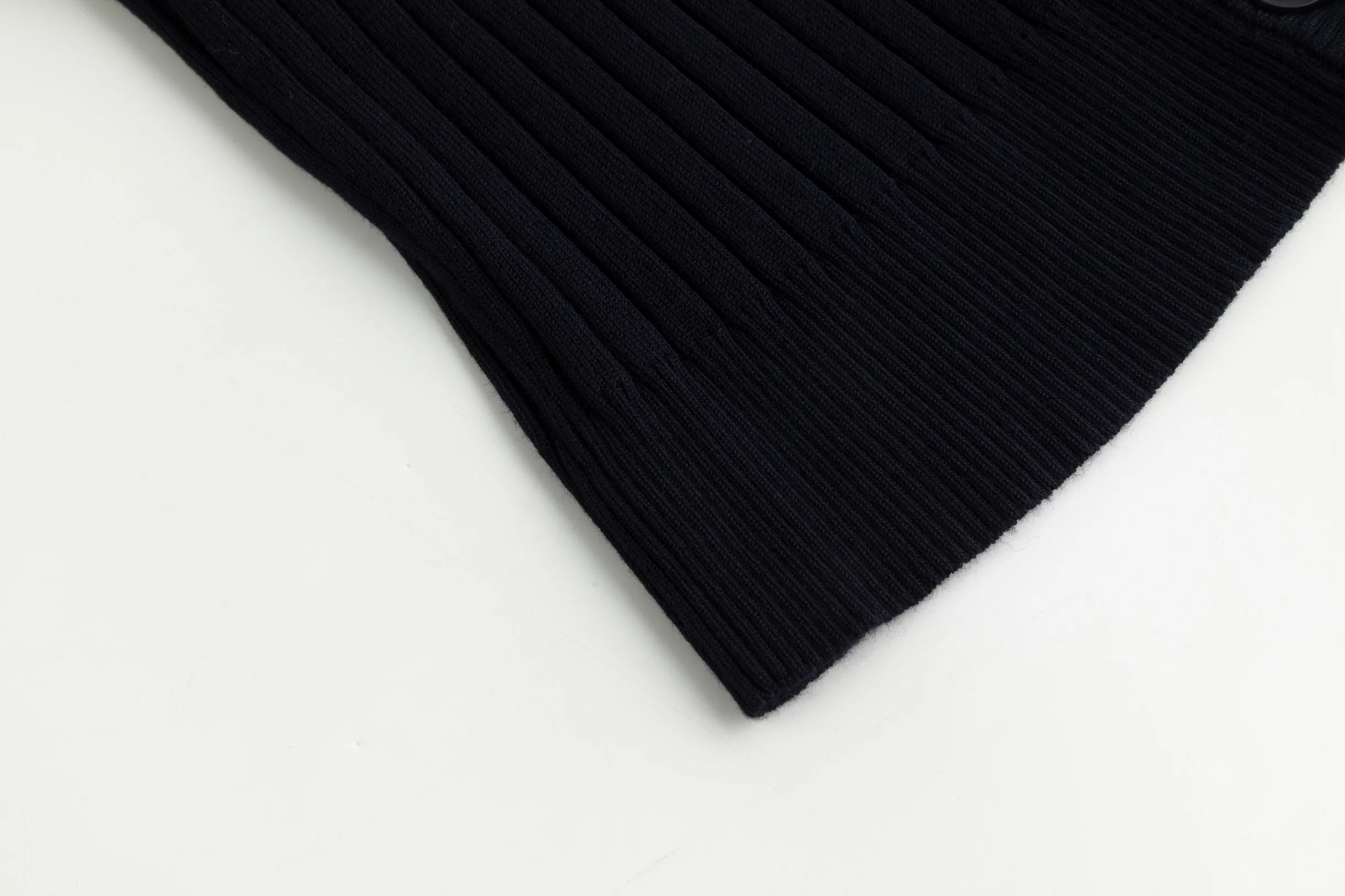 Ribbed Vest Wooden Buttons - Navy - Image 6
