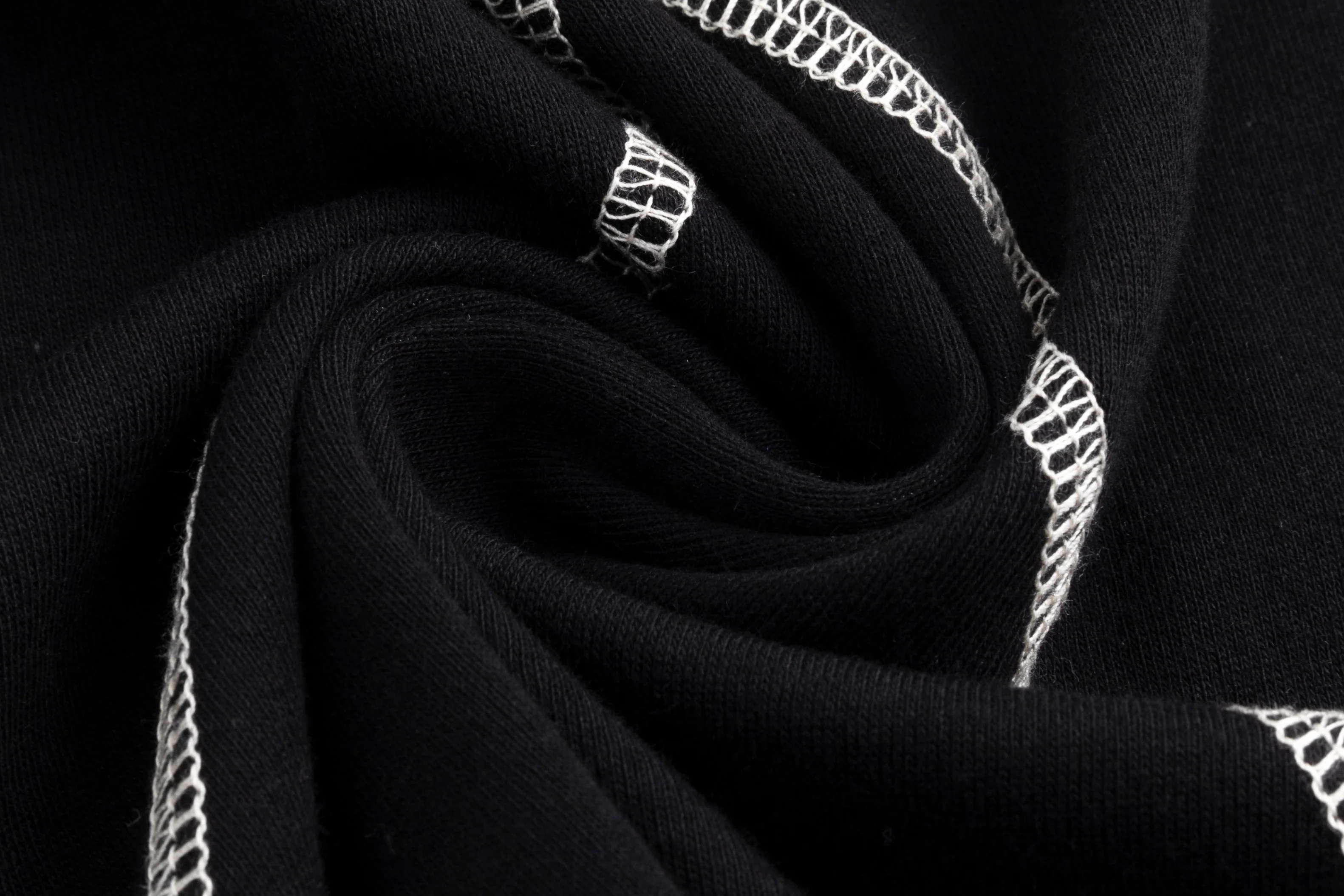Thumbhole Criss-Cross Exposed T-Shirt - Black - Image 4