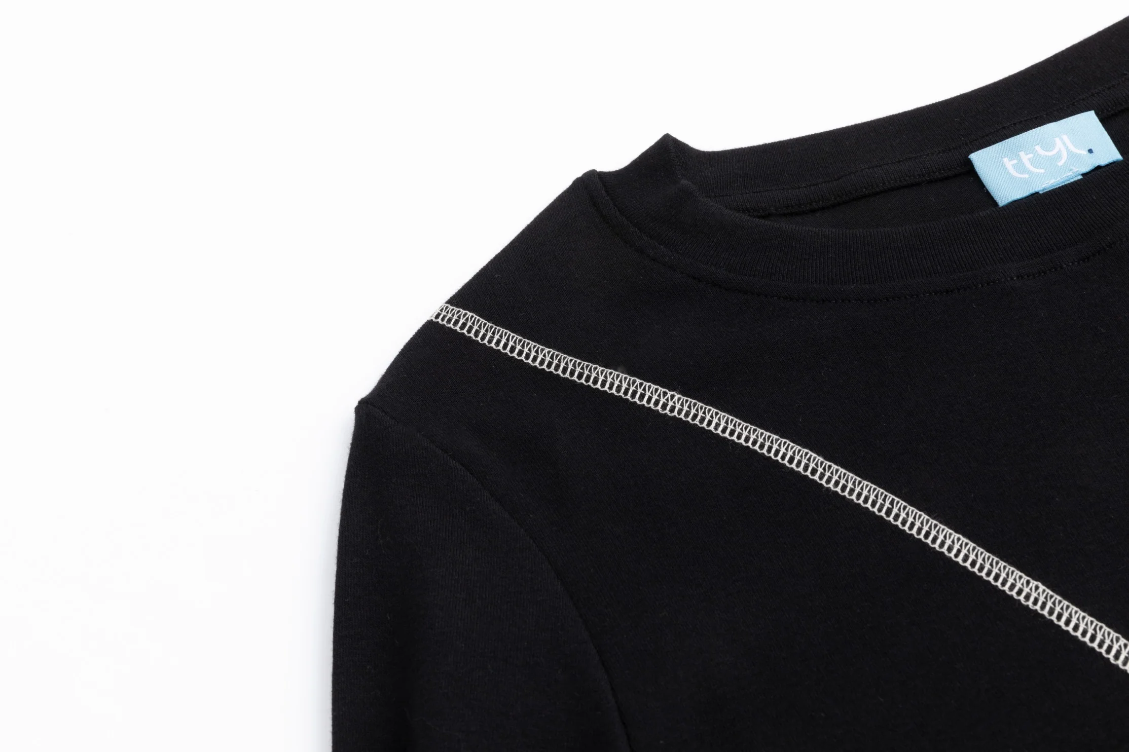 Thumbhole Criss-Cross Exposed T-Shirt - Black - Image 5