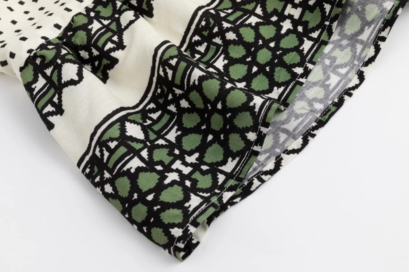 White Base Green Geometric Print Skirt - Image 7